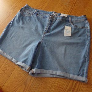 New! PLUS Size 24 W ~ Cuffed Shorts CROFT & BARROW